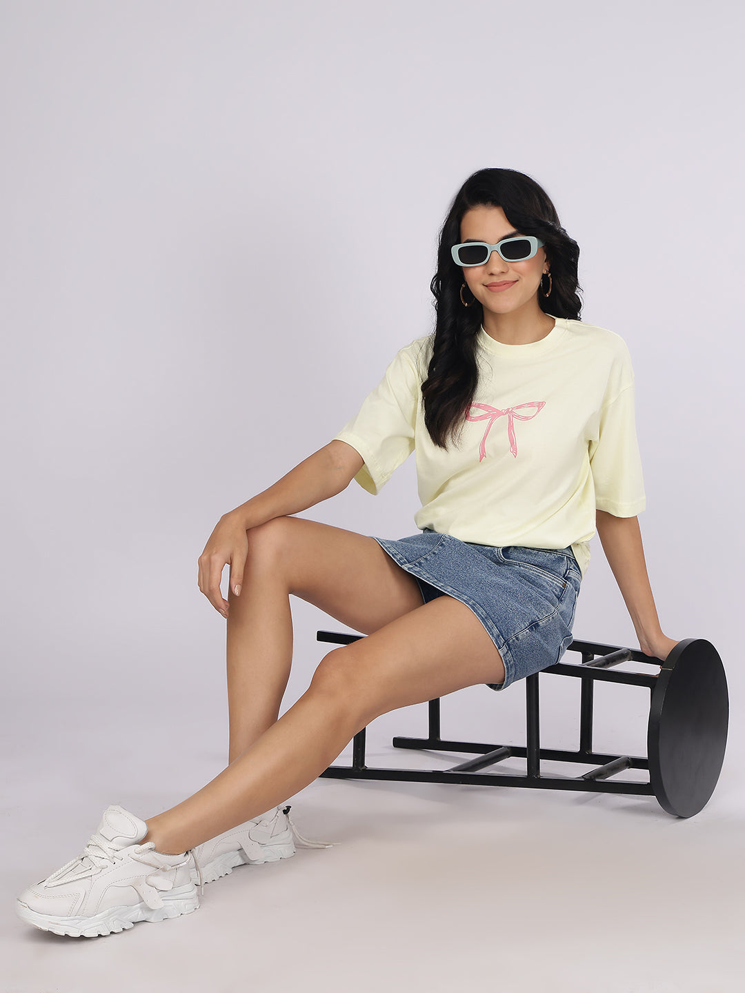 Dozer Minimalist Pink Bow Graphic Cream T-Shirt