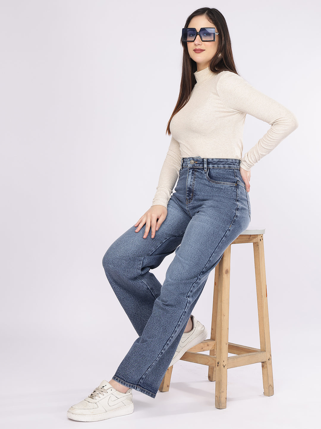 Women’s Mid Blue Straight Fit Denim Jeans