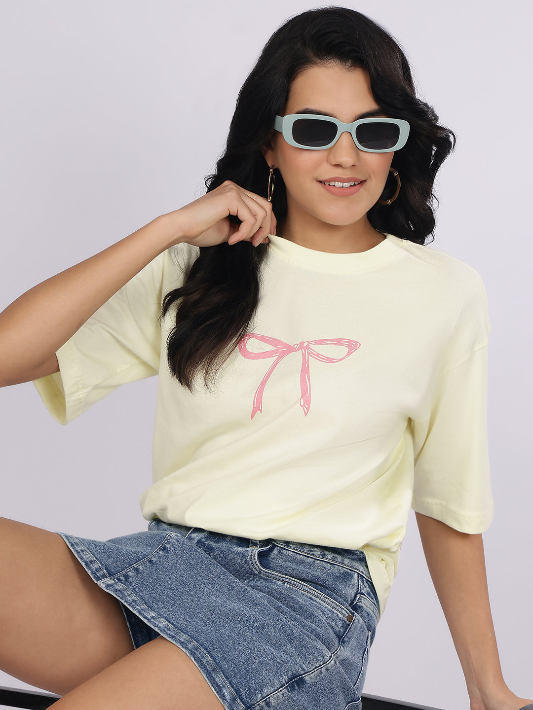 Dozer Minimalist Pink Bow Graphic Cream T-Shirt